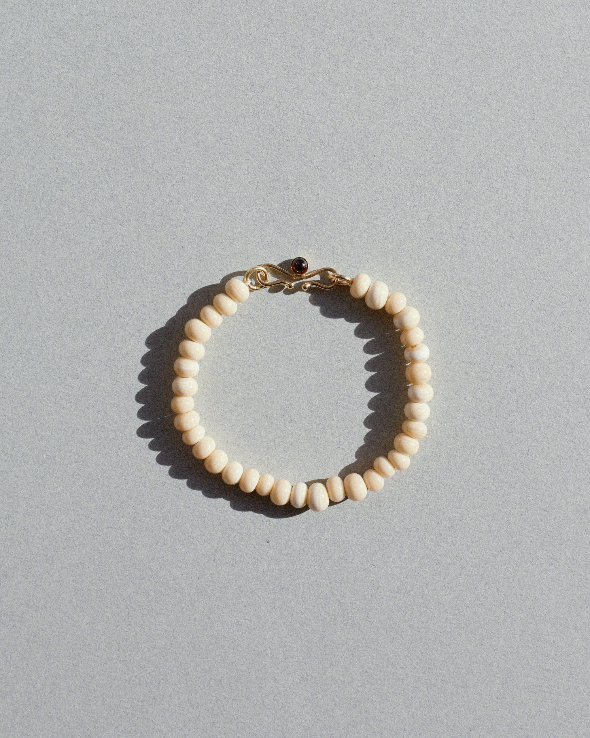 Queen's Bracelet, Ivory - Inger Grubbe